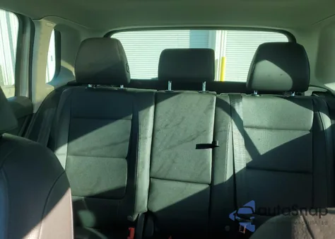 2015 Volkswagen Tiguan S z USA, uszkodzony, nr VIN WVGAV7AX6FW572945